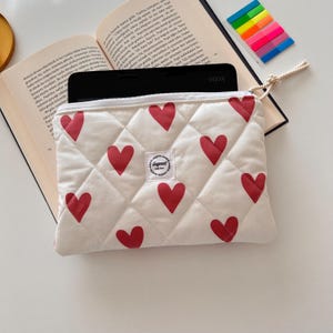 Urocza osłona na Kindle'a z dużym sercem/pikowana osłona na Kindle'a/czytnik e-booków, ochraniacz na Kindle'a/czytnik e-booków, etui na Kindle'a/czytnik e-booków