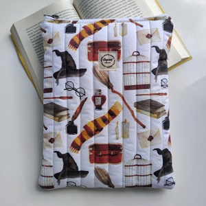 Pochette livre faite main, pochette livre rembourrée, pochette livre Harry Potter