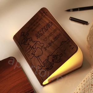 Lampada da libro personalizzata con intaglio in legno, lampada da scrivania magnetica pieghevole personalizzata, luce da libro fosforescente, regalo di San Valentino, proposta regalo