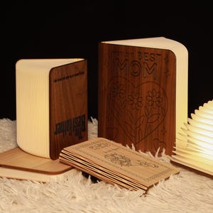 Lampada da libro in legno con nome personalizzabile, luce notturna soffusa per camera da letto, regalo speciale per la nonna per la festa della mamma, regalo speciale per gli amanti dei libri