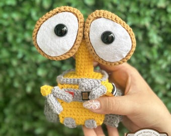 Wall-E-inspired Robot Handmade Crochet Amigurumi Dolls | Cute Robot Plush Set | Geek Gift | Nursery Decor | Eco-Friendly Couple Plush
