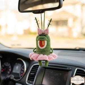Plancton fait main dans une voiture au crochet, décoration de miroir amusante