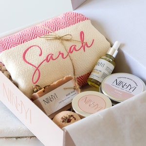 Self Care Gift Box for Women, Personalized Handmade Natural Spa Set, Luxury Care Package, Bridesmaid Gift Box, Vegan Bath Relaxation Kit
