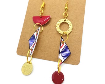 Asymmetrical earrings *Eléna* in golden brass with handmade pendants