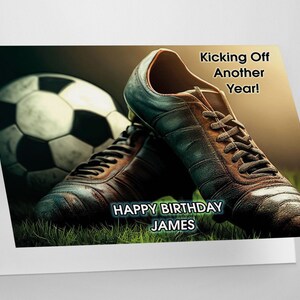 Carte d'anniversaire personnalisée de football/soccer pour le coup d'envoi d'une autre année
