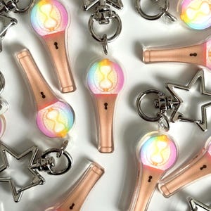 Portachiavi a forma di stella ispirato ad Ateez / Lightstick V2