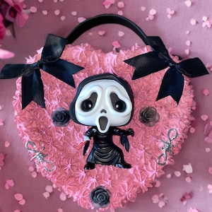 What&#39;s Your Favorite Scary Movie? Cake Purse