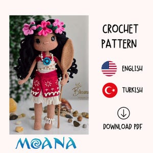 以下が含まれることがあります： 赤い白のドレス、青いネックレス、茶色の杖をつけたモアナ人形の編み物パターン。パターンは英語とトルコ語で入手できます。PDFをダウンロードしてください。