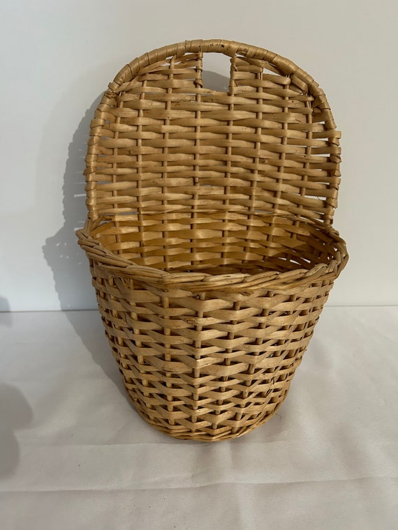 Panier de Récolte en Osier à Suspendre Français Vintage 70's  Seau de Rangement en Rotin  Art Populaire  Caisse Florale  Vannerie à Jouets