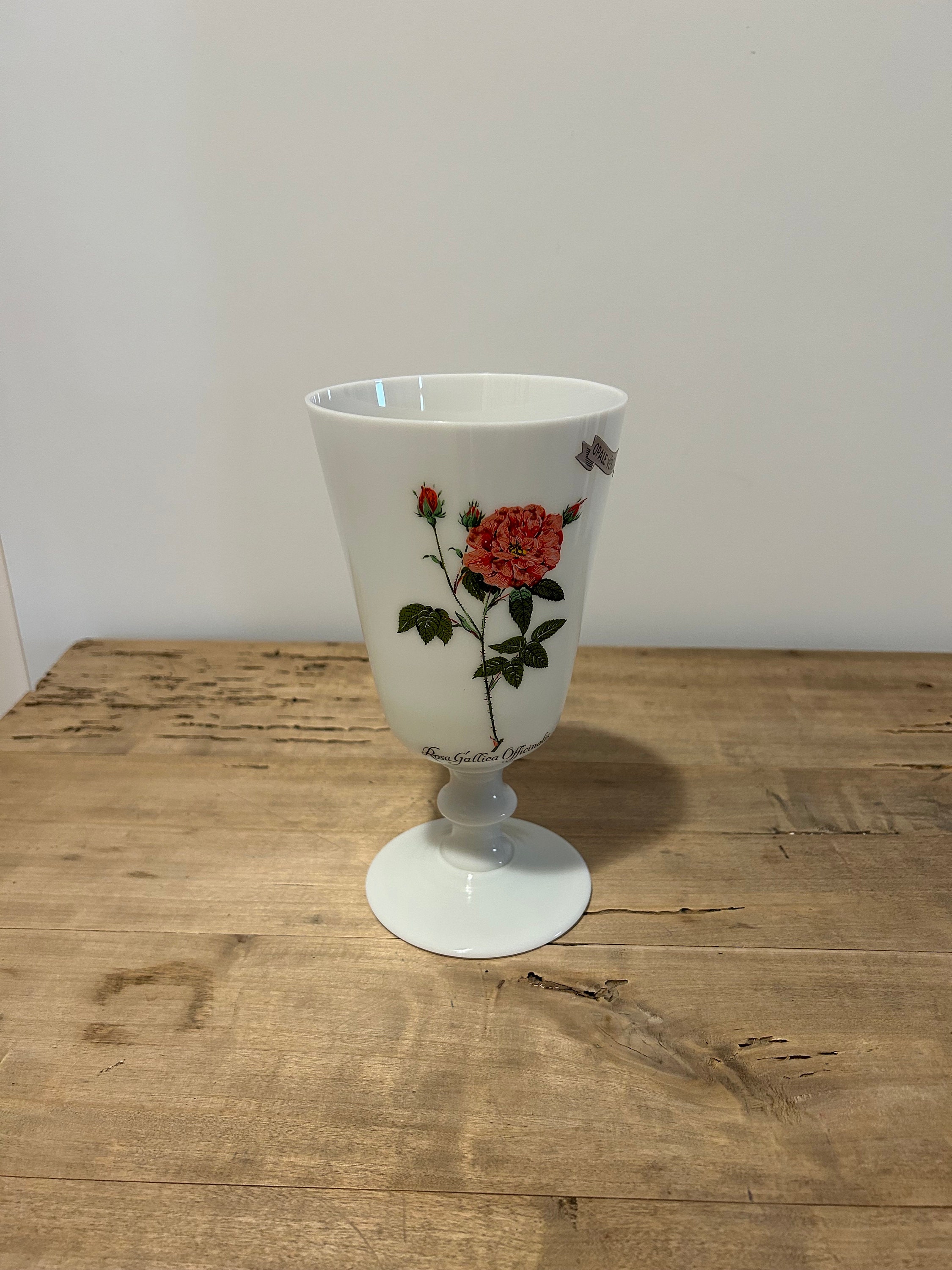 Calice En Opaline Blanc Et Rose – Décor Fleurs Peintes Et Guirlandes Dorées – Hauteur 16 Cm