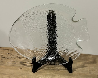 Embossed Fish Plate in Transparent Cut Molded Glass Vintage 70s Arcoroc France /Fisherman's Dish/ Ravier /Cup/Table Art.