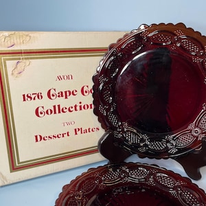 Avon 1876 Cape Cod Collection Two Dessert Plates In Box