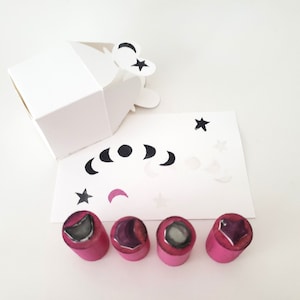 Tampons Cycles de la Lune gravés à la main montés sur matériaux recyclés pour Scrapbooking ou Journal de Tarot gravé par BonaFama