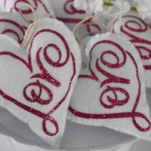 Valentine&#39;s Day / felt hearts ornaments/ home decor.