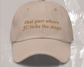 The Awakening Broderad Keps | IYKYK JC Chasez *NSYNC pojkbands-fanmerchandise | Pappaskets i naturlig färg