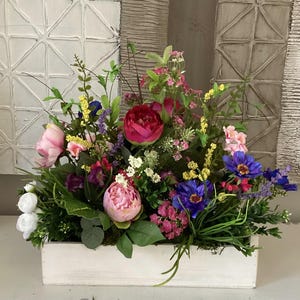 Spring Floral Arrangement, Wildflowers Mix Centerpiece, Flower Box Arrangement, Table Decor, Mother’s Day Centerpiece, Farmhouse Floral