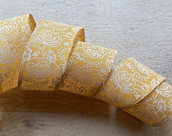 1.5” Wide Yellow and White Floral Wired Ribbon Wired Ribbon 5 Yards