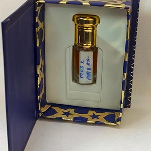 Musk Amber, arabic Musk Amber, natural Mask amber,Attar musk,Attar Amber,Musk Amber oil,Musk Amber Attar,Musk Amber perfume