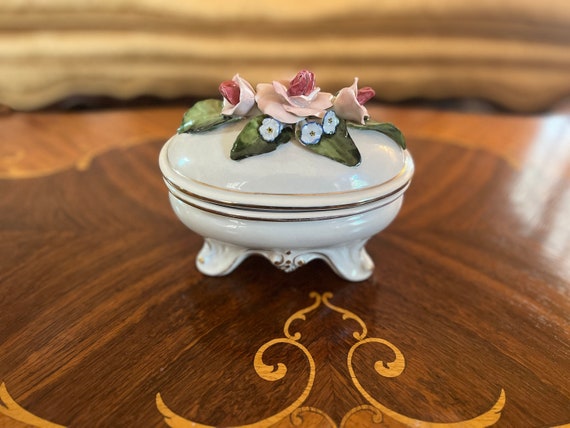 Vintage Flower Scultpted Footed Vanity Trinket Bo… - image 1