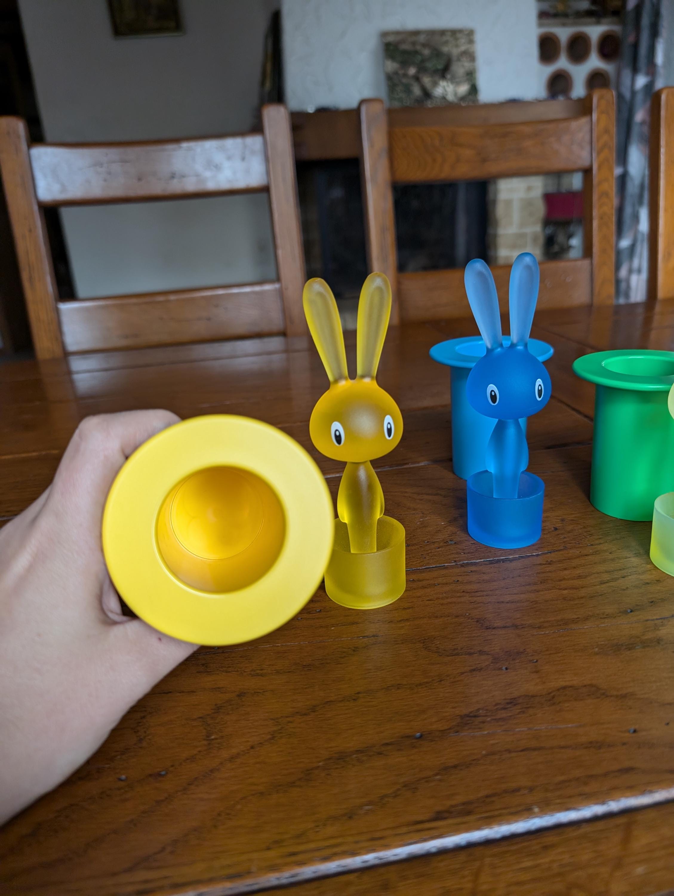 アレッシィ ウサギ型つまようじケース(ALESSI 楊枝入れの アレッシィ ウサギ型つまようじケース(ALESSI 楊枝入れの