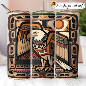 Può includere: Un bicchiere alto e isolato con un design di ispirazione nativa americana con un'aquila stilizzata. L'opera d'arte incorpora sfumature di beige, marrone, nero e rosso. Il testo "Free designs included" è visibile in alto.