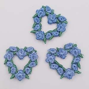 Blue Flower Wreath Heart Appliques VINTAGE Sew on Patches #646