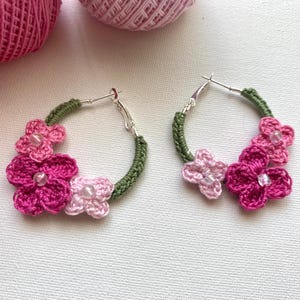 crochet flower hoop earrings, pink flower earrings, crochet hoop earrings, crochet jewelry, handmade jewelry, cluster flower earrings
