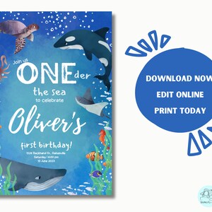 Peut inclure: Une invitation d'anniversaire sous-marine bleue et verte avec le texte "Join us ONEder the sea to celebrate Oliver's first birthday!" et une baleine, une pieuvre, une tortue et d'autres cr&eacute;atures marines.