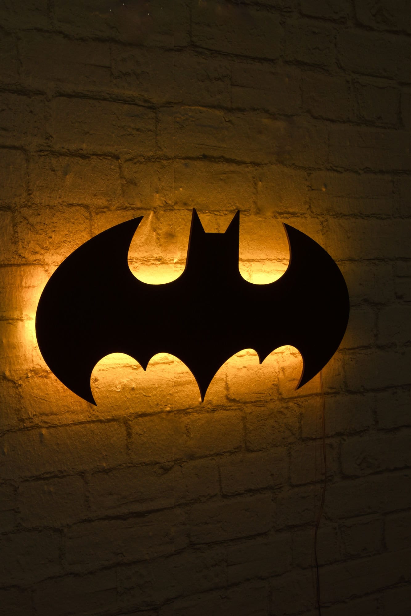 Batman Bat Signal Sign Logo Projection Light Lamp 4.6x4.1 Gold Idea Nuova  New