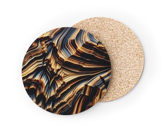 Puede incluir: Dos posavasos redondos. Uno presenta un diseño abstracto detallado en tonos marrón, dorado y negro. El otro es de corcho. Estos posavasos están diseñados para proteger las superficies de las marcas de bebidas.