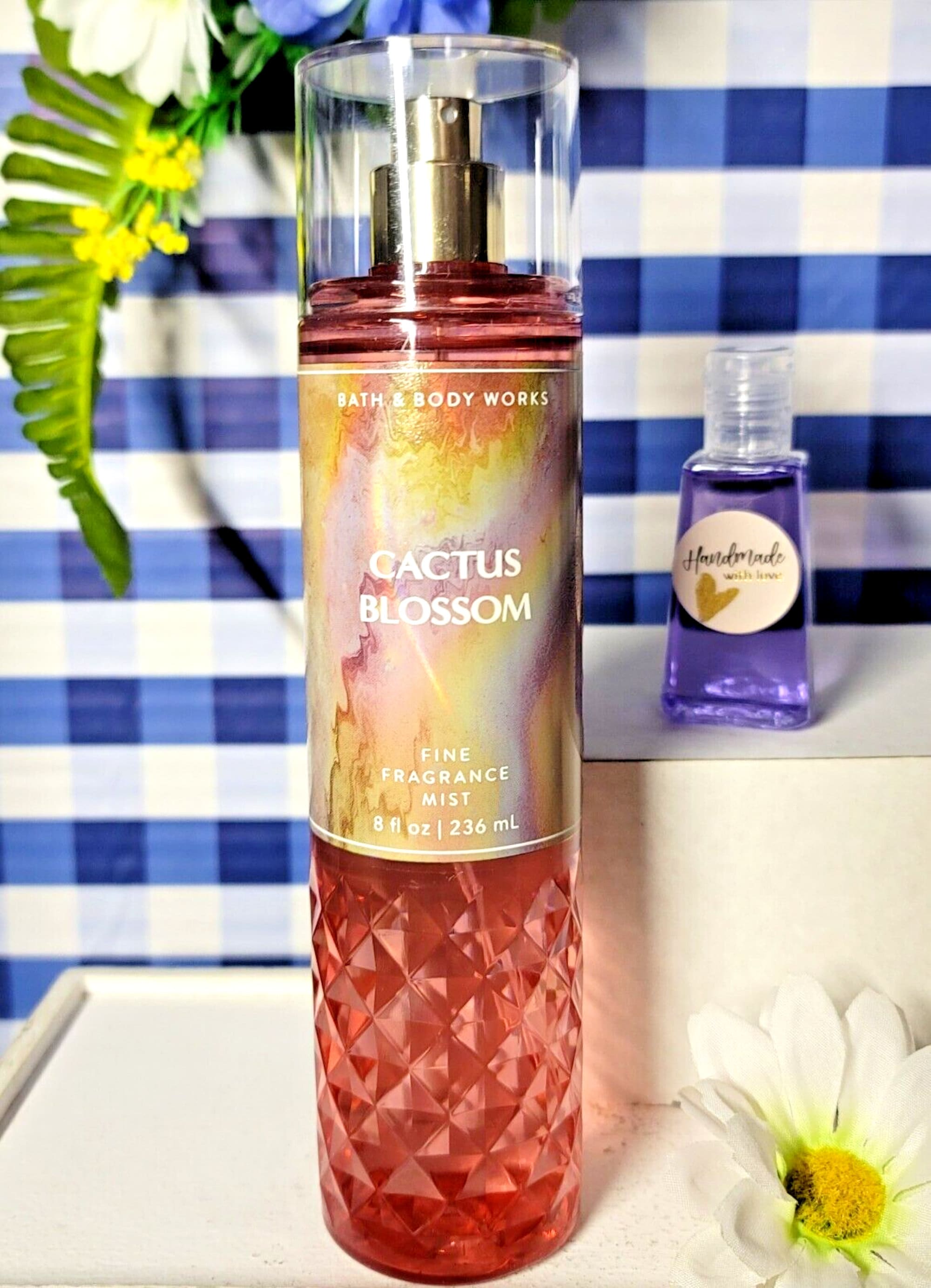 Pretty Be - CACTUS BLOSSOM Bath and Body Works set 1. Fragrance Body Mist  236ml 2. Shower Gel 295ml 3. Body Lotion 236ml FRAGRANCE Bright. Floral.  Sweet. With notes of bright cactus