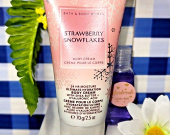 Bath and Body Works Strawberry Snowflakes Travel Size  Ultimate Hydration Body Cream 2.5 fl oz