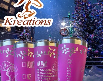 Puede incluir: Tres vasos de acero inoxidable con recubrimiento en polvo rosa y diseños grabados. Los vasos presentan un diseño de Grinch, un diseño de Grinchmas Blend y un diseño de My Day con una lista de actividades.
