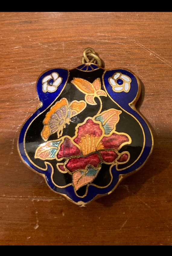 Vintage Chinese Cloisonné Floral Pendant