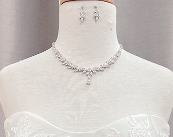 Ensemble collier et boucles d'oreilles de mariée Ensemble de bijoux de mariée en argent Ensembles de bijoux de mariée Mariage en argent Ensemble de bijoux de mariée en argent Ensemble de mariée en forme de larme