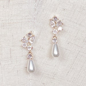 Pearl Bridal Earrings, Bridal Jewelry Pearl Earrings, Elegant Bridal Pearl Earrings, Wedding Pearl Earrings for Bride