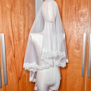 Two Tier Lace Veil, Lace Blusher Veil, Lace Short Veil, Two Layer Lace Trim Veil, Hip Length Veil, Elegant Lace Veil for Bride