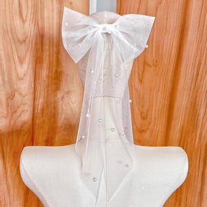 Bachelorette Veil Pearl, Hen Party Veil, Bridal Shower Veil, Bride Bow Veil