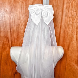 Bride Bow Veil, Shoulder Length Veil, Short Bridal Veil