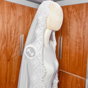 Mantilla Wedding Veil Cathedral Length, Chantilly Lace Mantilla Veil, Long Veil for Bride
