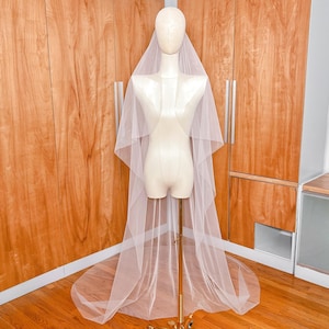 Soft Cathedral Veil, Long Wedding Veil, Tulle Cathedral Veil, Simple Veil, Raw Edge Veil, Plain Bridal Veil, Flowy Veil, Modern Veil