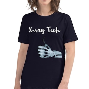 Röntgentech-shirt, duimen omhoog leuk röntgenshirt, Rad Tech Present, shirt radiologieafdeling, shirt röntgentechnoloog Relaxed dames-T-shirt