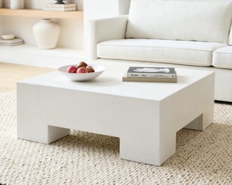 Weißer Marmortisch in quadratischer Form, ideal als Mitteltisch, Beistelltisch, Nachttisch, Ecktisch, werten Sie Ihren Raum mit natürlicher Eleganz auf