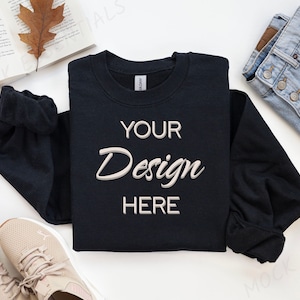 Gildan 18000 Mockup, plat lag zwart mockup 18000, herfst sweatshirt mockup, Gildan Mock herfst, gevouwen flatlay ronde hals zwart mockup 18000