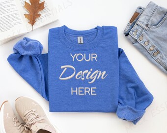 Maqueta Gildan 18000, Maqueta deportiva plana Heather Royal 18000, Maqueta de sudadera de otoño, Maqueta de otoño azul Gildan, Maqueta de cuello redondo plegado 1800