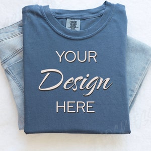 Blue Jean Comfort Colors C1717 Mockup Flat Lay, Blue Tshirt Mock-up, gevouwen shirt Mock, Simple Comfort Colors Mocks, gevouwen Flatlay Mockup