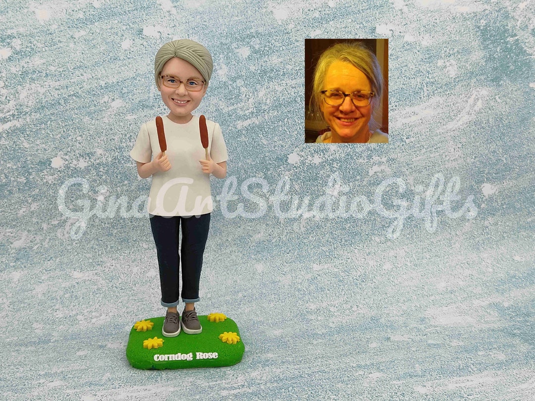 Handcraft Mom Holding Water Glass Custom Bobbleheads main image 0