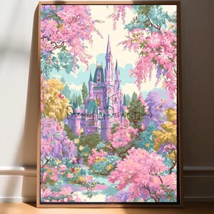Pode incluir: Uma impress&atilde;o emoldurada de um castelo de conto de fadas rodeado por &aacute;rvores floridas rosa e roxas. O castelo tem m&uacute;ltiplas torres e est&aacute; situado contra um c&eacute;u azul claro. A obra de arte &eacute; em um estilo colorido e pict&oacute;rico.
