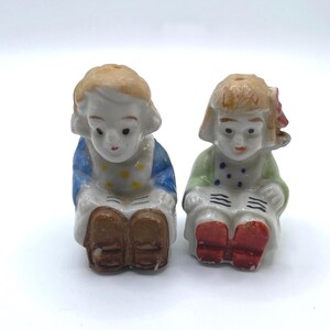 Mini Boy and Girl Reading Books Sitting Salt and Pepper Shakers JAPAN