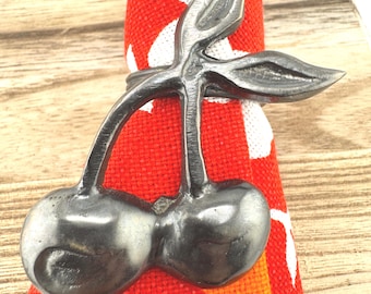 Vintage Metal Pewter Cherry Napkin Rings Set of 4 Retro Fruit Table Decor Mid Century Modern Dining Accessories Cherry Themed Tableware